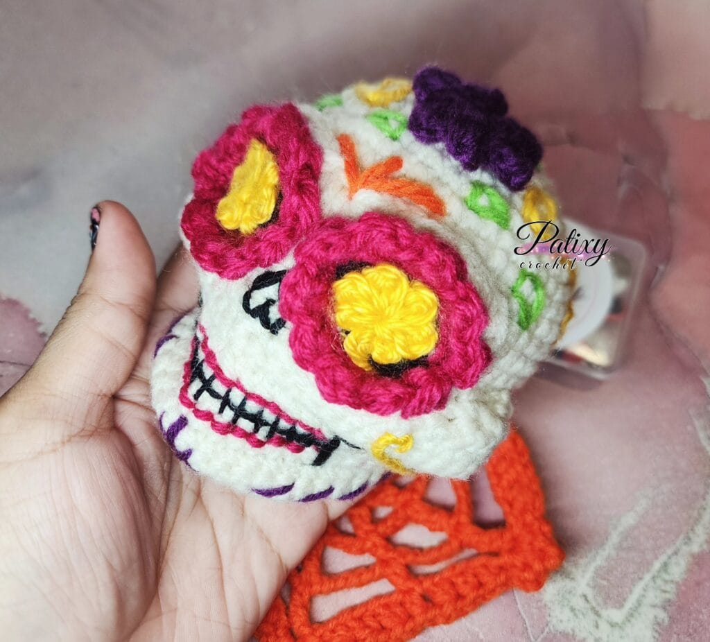 crochet a Skull amigurumi